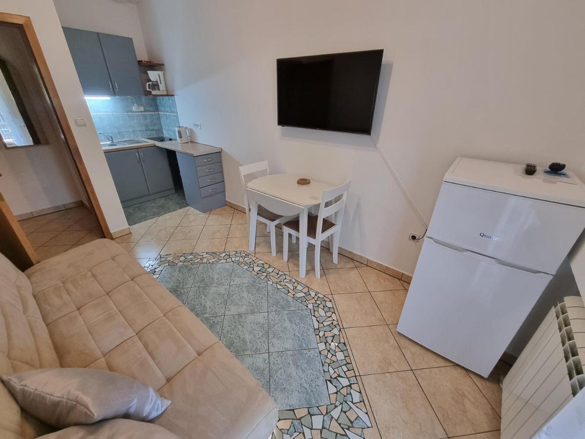 Apartman 2 Apartment ลิทซ์ยัน ภายนอก รูปภาพ