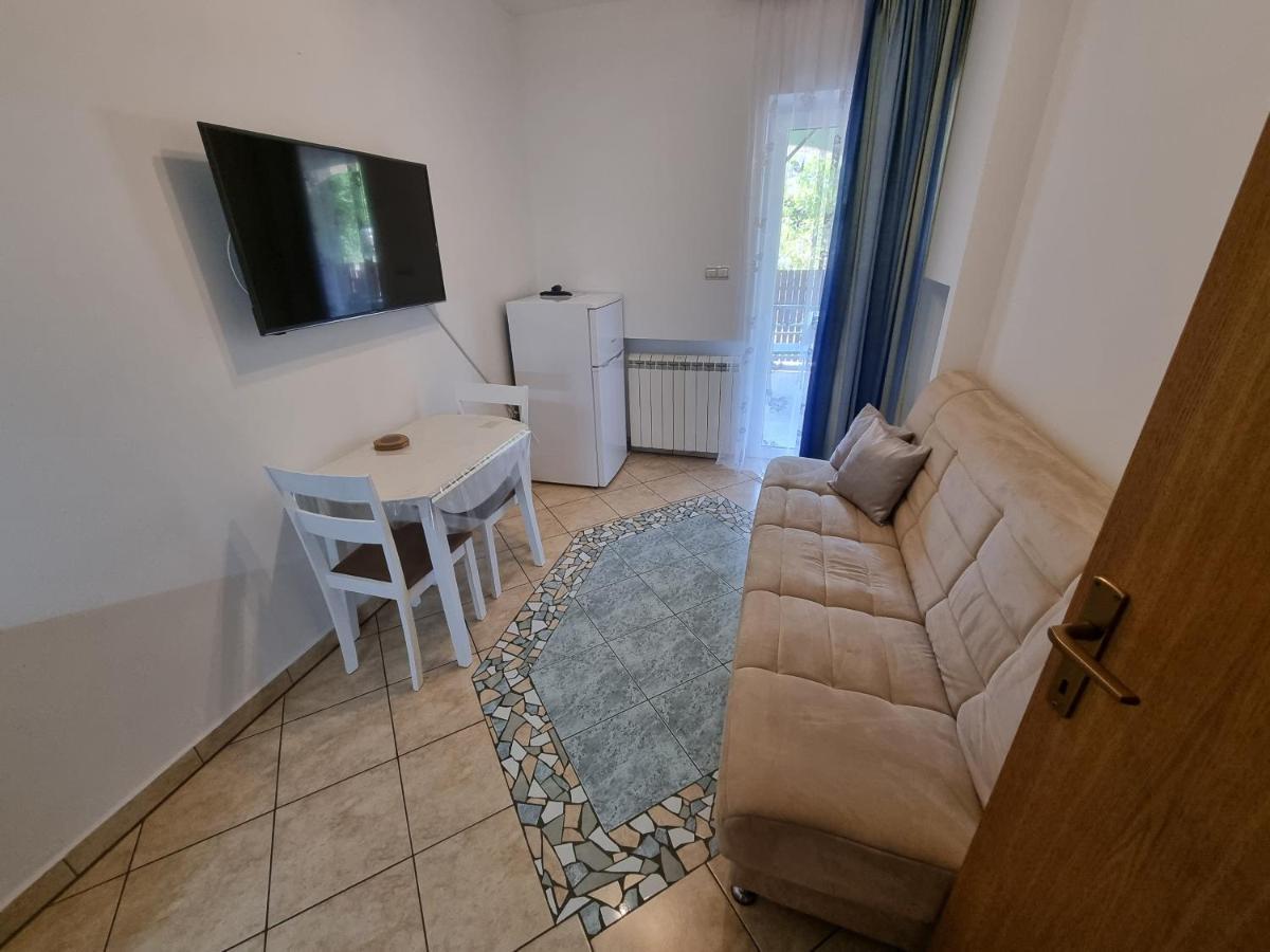 Apartman 2 Apartment ลิทซ์ยัน ภายนอก รูปภาพ