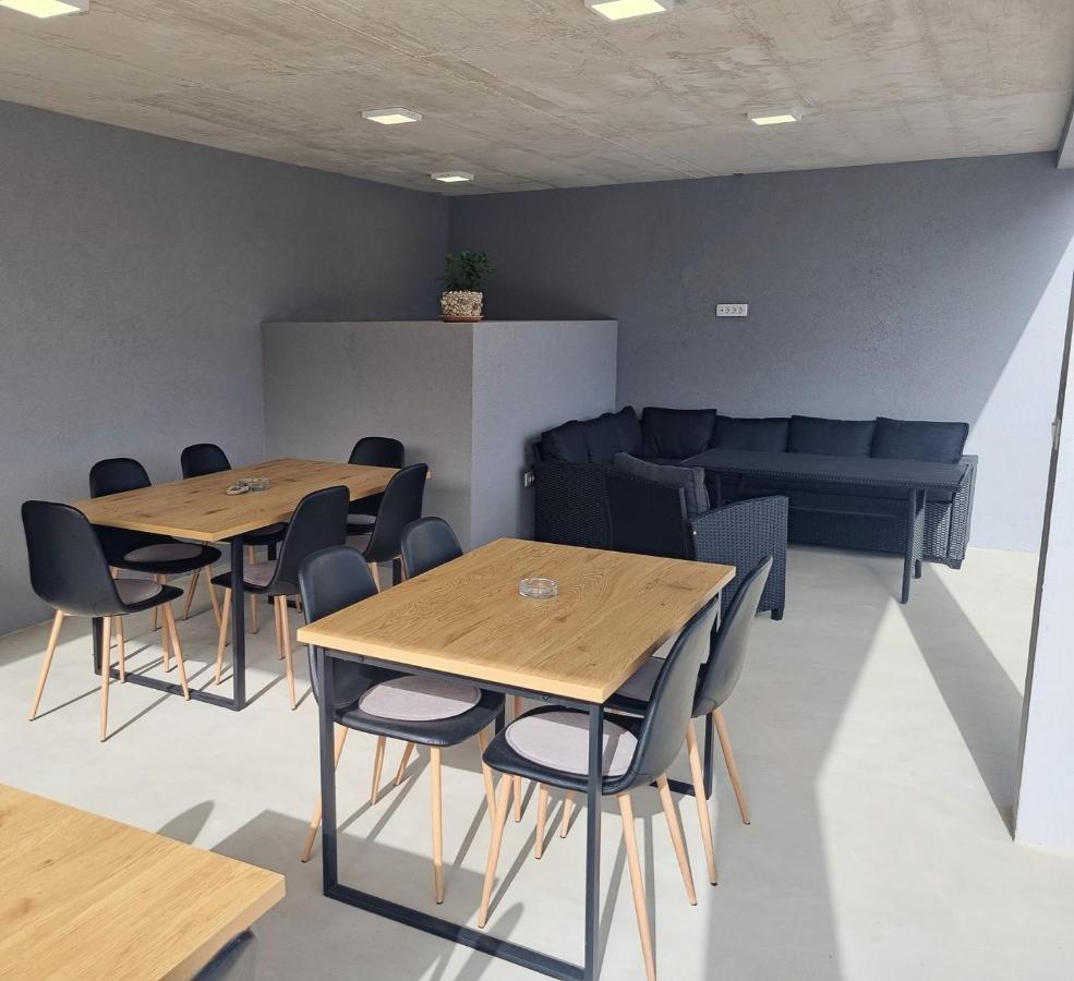 Apartman 2 Apartment ลิทซ์ยัน ภายนอก รูปภาพ